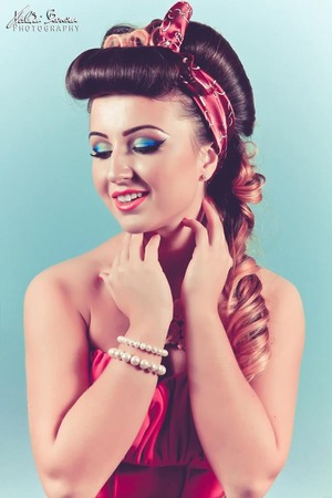 A colorful and artistic Pin-up make-up