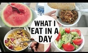 WHAT I EAT IN A DAY // LAZY DAY