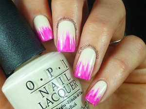 http://www.totally-nailed.com/2013/07/feather-effect-nail-art-plus-tutorial.html