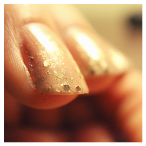 nude glitter gradient nails