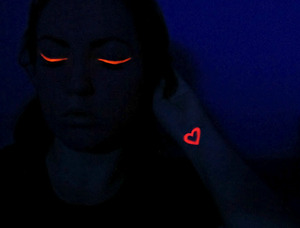 Playing with UV face paint - http://electricallure.blogspot.com/2012/03/is-this-too-orange.html