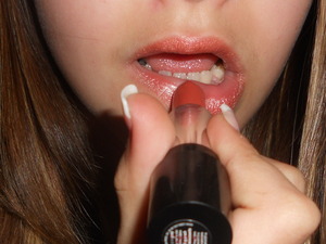 Avon Pro lipstick in Dazzling Peach.
