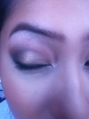 Golden Smokey eye that is wearable during day time