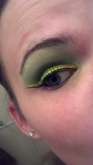 Sorry its soo sloppy.. I was just trying things out (: i adore limecrimes new eyeliners! Stunning. Advise welcome!