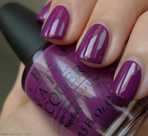 http://www.sonidlo.com/2012/07/opi-pamplona-purple-vs-barry-m-bright.html