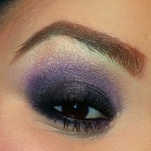 black to purple smokey eye