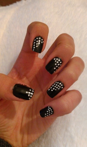 Further experimenting with my nail art pens :) Pleased with how this turned out, what do you think?