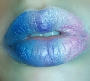 Dark blue light blue purple white ombre lips
