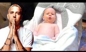 1 Month Old Baby Singing to Eminem