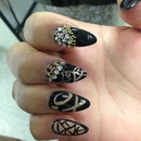 black round nails