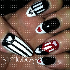 Queen of hearts nail art 