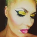 Drag Queen makeup....Just call me Willow ;) 