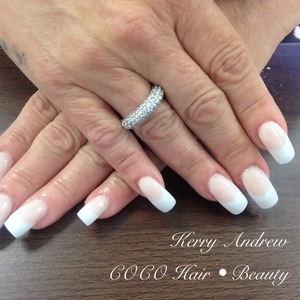SCULPTURED FRENCH ACRYLIC NAILS • INFILLED & BACKFILLED
• CUSTOMISED NUDE
• RADIANT WHITE