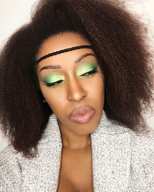 IceBerg Lettuce 💚  As per usual I began with @simpleskincare protecting lightweight moisturizer, @elfcosmetics Poreless Face Primer. So I always start off filling in my brows to frame my face using @essence_cosmetics brown brow pencil and @maccosmetics eye pencil in Coffee. @nyxcosmetics eyeshadow primer in vivid white @bhcosmetics 1st edition 120  eyeshadow palette , gel eyeliner in Onyx. Used @yanicareproducts lip balm to give a moisturized soft look and feel to my lips. @morphebrushes concealer, @morphebrushes 20CON Palette as my contour and highlight. @maybelline fit foundation in 332 and Illegal length mascara in black.  @morphebrushes  and @realtechniques brushes on this entire look. HAIR: I used @yanicareproducts to oil my scalp and moisturize my hair and just combed out my blowout .  Enjoy and recreate this look 💋 #maybelline #eyebrows #cantu #undiscovered_muas #maccosmetics #bhcosmetics #dallasmua #houstonmua #nyxcosmetics #myhaircrush  #wingedeyeliner #naturallyshesdope #teamnatural_  #makeup #houstonmua #dallasmua #4chairchicks #benaturallychic #realtechniques #afro #myhaircrush #kinky_chicks1 #green #womenofcolor #returnofthecurls2 #YaniCareproducts #follow #morphebrushes #afropunk #selfie #lookoftheday #entrepreneur