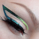 Simple graphic eyeliner tutorial / how to Creative teal glitter liner makeup