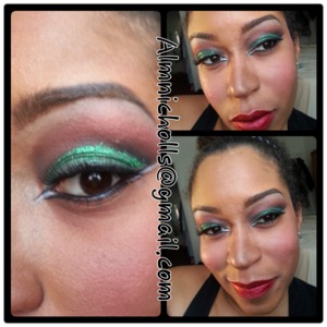 Another boring glitter cut crease with the ChristmasSpirit :)