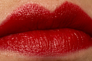 http://www.cosmeticsaficionado.com/2012/02/rimmel-london-kate-moss-collection-red.html