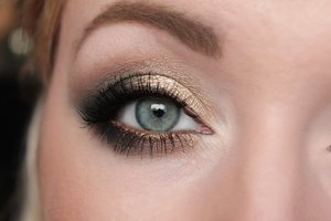 – Zoeva Cool Spectrum Eyeshadow Palette
– GOSH Velvet Touch Eye Liner Renaissance Gold