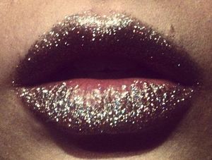 gold glitter lip I wore to the Die Antwoord concert