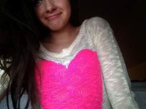 I love this sweater; it's the same one that Macbarbie07 has form YouTube ;P lolol