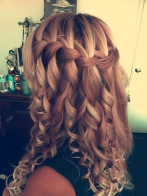 Love this style thinking of having it done for my mums wedding :)