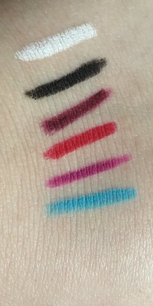 Swatches of these beautiful eyeliners
Colors from top to bottom:
Tarred
Feathered
Black Dahlia
NSFW
Hoochie
Pool Boy