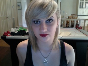 Simple black smokey eye and dark ren lip to contradict my new VERY blonde hair and side cut :)