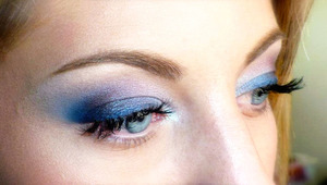 Tutorial for this look is right here : http://www.youtube.com/watch?v=NFxxC87ox8E