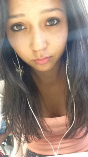 Bored in class. Lol. Simple make up today. 