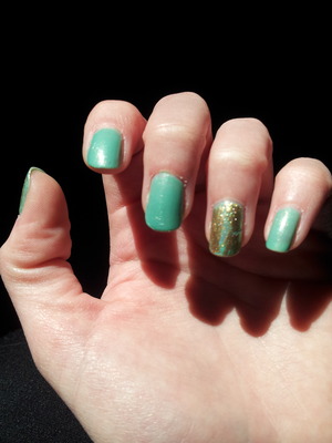 Sinfulcolors Professional-Mint Apple and Nicole by Opi-Gold Texture (Texture Coat.)