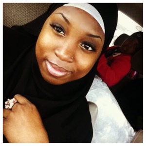 Smokey eye w/ gold liner on the bottom lash line.