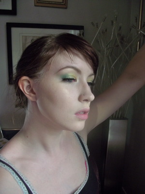 Look using a few eyeshadows from the new SEPHORA+PANTONE UNIVERSE Shades of Nature palette.