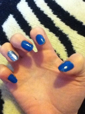 Loving this nail color :)