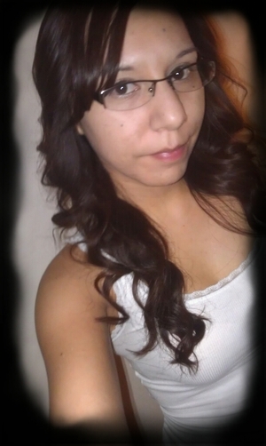 Hair: done with Remington T-Studio Pearl Curling Wand (small size)