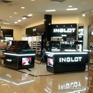 come to south coast plaza and check out the new inglot! Ask for JENNYBOOBUNNY! #Inglot 