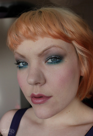 http://zoffe.blogspot.se/2012/03/ive-been-neglecting-fun-makeup.html#more