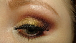 I did this look for the Superbowl. Everyone really liked it! Made my green eyes pop. 