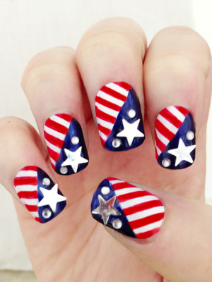 Here's my attempt at 4th of July nails! :)
