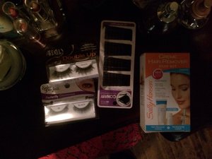 New falsies 😍🙌
Bobby pins (lol) 😉🙆
& Sally Hanson Facial hair remover (has anyone tried it? Your comments on it will be appreciated) 😊  