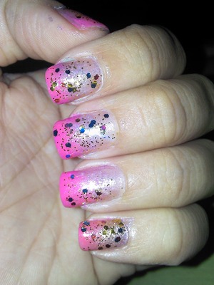 degrade with low pink and high pink then finish with glittler polish and top coat ;)