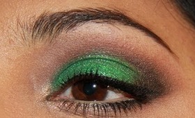 Green Glitter Smokey Eye Makeup