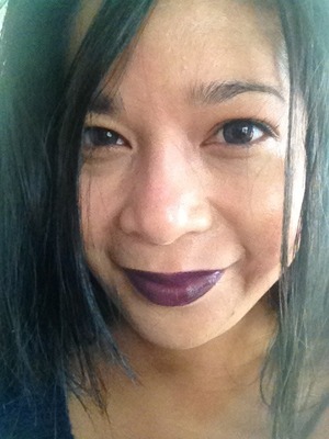 I thought that I would try the Cyber Lipstick my MAC ... I love it even though it's not my Colour. 