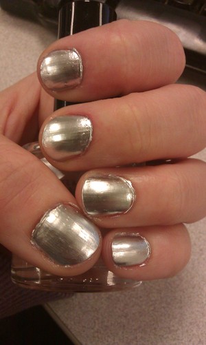 Maybelline Mirror Image Nails is the product
