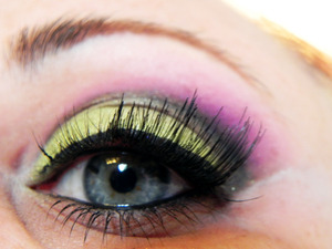 Check out the tutorial for this at youtube.com/TheGlitterFallout  Please rate, subscribe, DANCE.