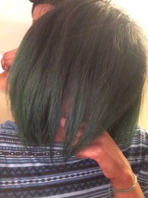 Wanted green hair so installed a weave. I got x2 colour 30  10" Remy Goddess Human Hair. Dyed top half black with and eventually bottom half was dyed Turquoise 
