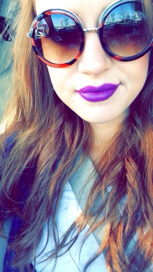 #mac #macheroine #heroine #purplelips #sunglasses #sun #girl #redhair #purple 