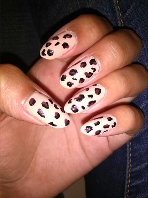 first time doing leopard print nails