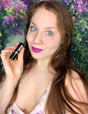Revlon has finally made me break out of my shell and use PURPLE lipstick, and I am LOVING IT! | Lillee Jean http://www.thaeyeballqueen.com/makeuplooks/bold-violet-purple-spring-lips-ft-revlon-color-charge-collection/