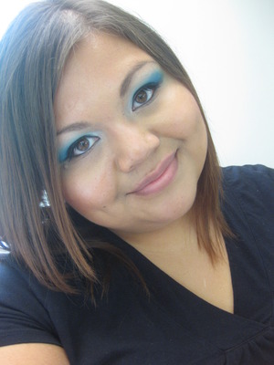 Blue & white eyeshadow from Sugarpill Cosmetics!