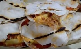 quick snack:crunchy pita pocket pizza recipe all cheese n meat!